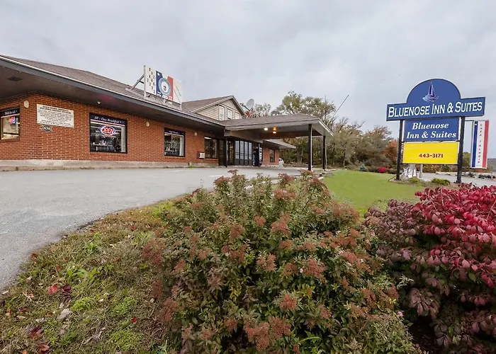 Motel: Bluenose Inn & Suites