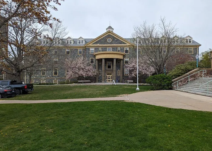 Hostel: University Of King'S College